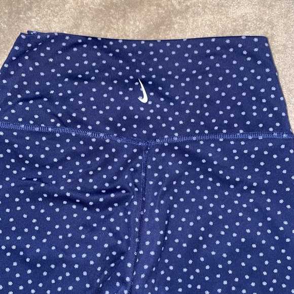 Nike dri fit Yoga Dots Twist 7/8 legging - Picture 7 of 9